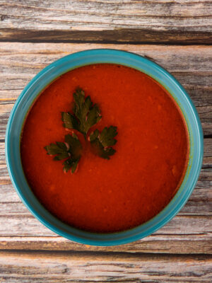 La Otilia Grøntsagssuppe med tomat + basilikum